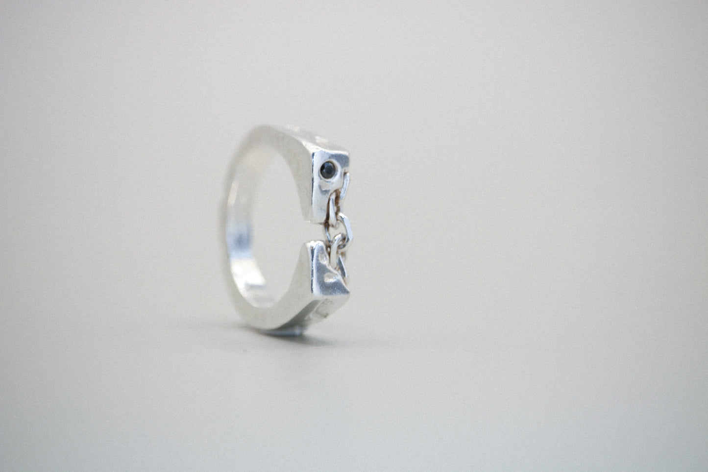 Chain dot Ring