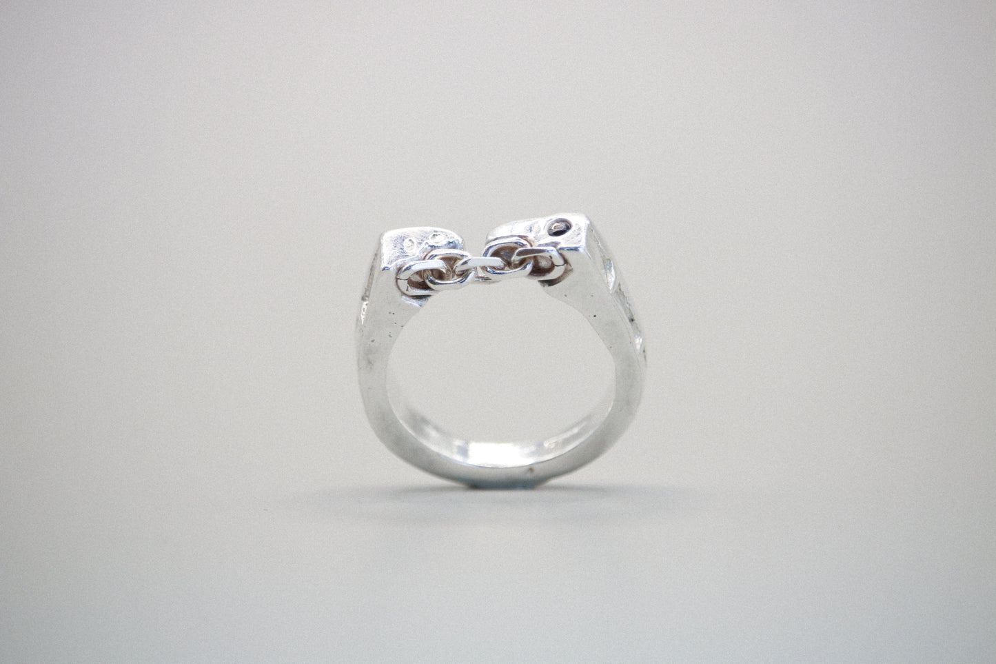 Chain dot Ring