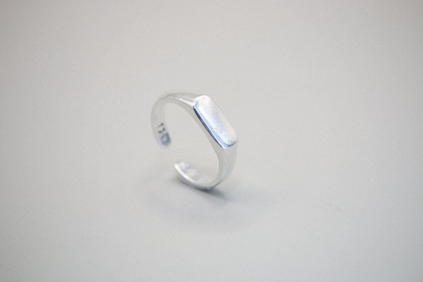 Essential Signet
