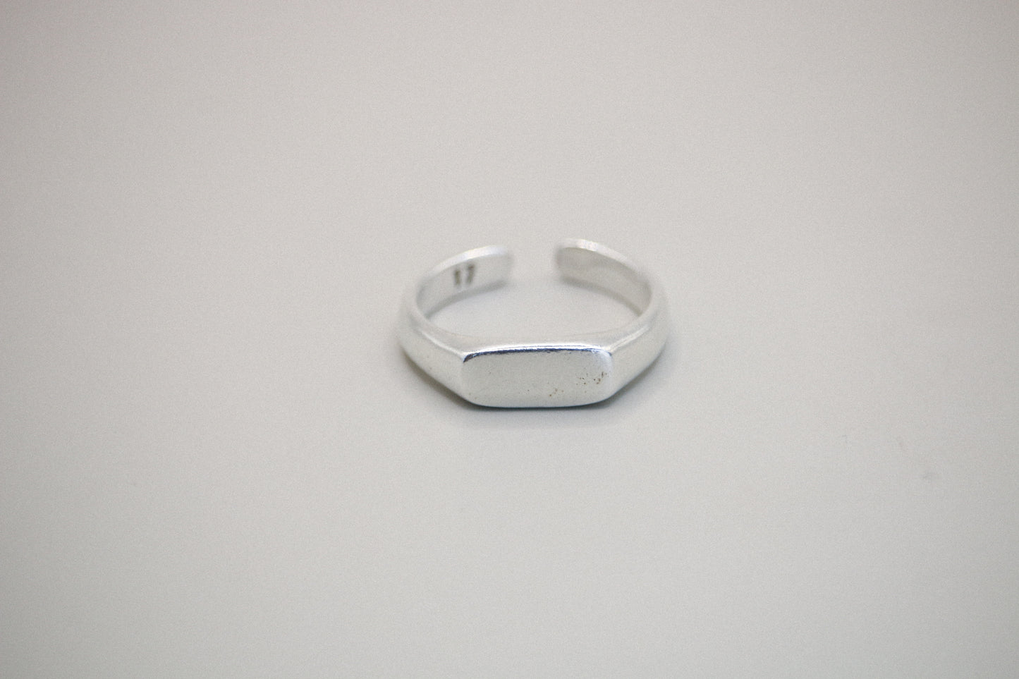 Essential Signet